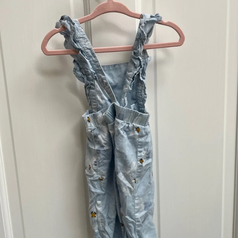 NWOT Carter’s 9M Blue and White Floral Girls Overalls Jumpsuit